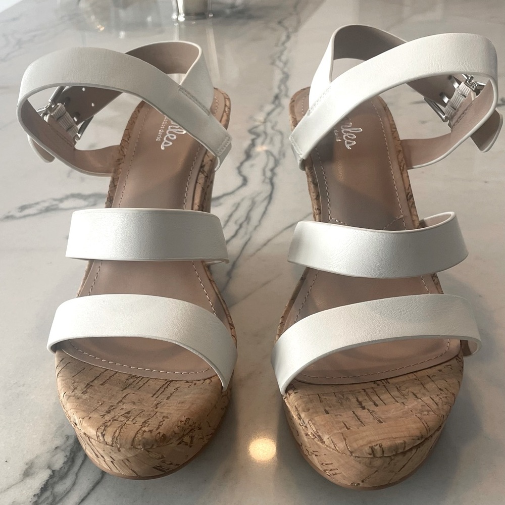 White wedge sandals NWOT size 8.5